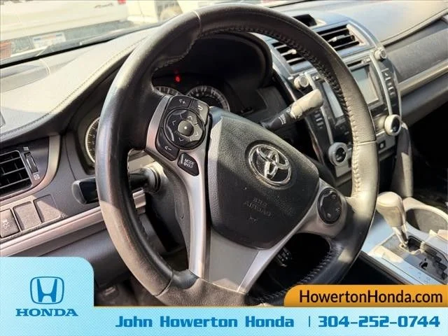 Used 2013 White Toyota SE image 11