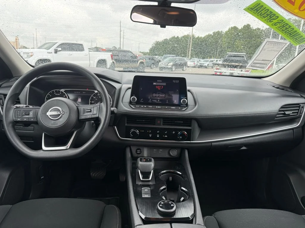 Used 2024 Silver Nissan S image 8