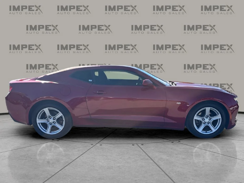 Used 2017 Red Chevrolet 1LT image 6