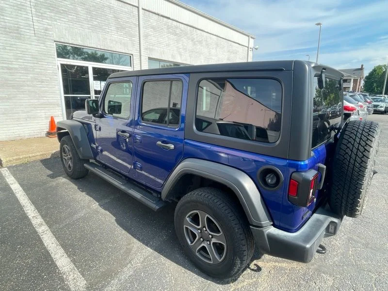 Used 2019 Blue Jeep Unlimited Sport S image 3