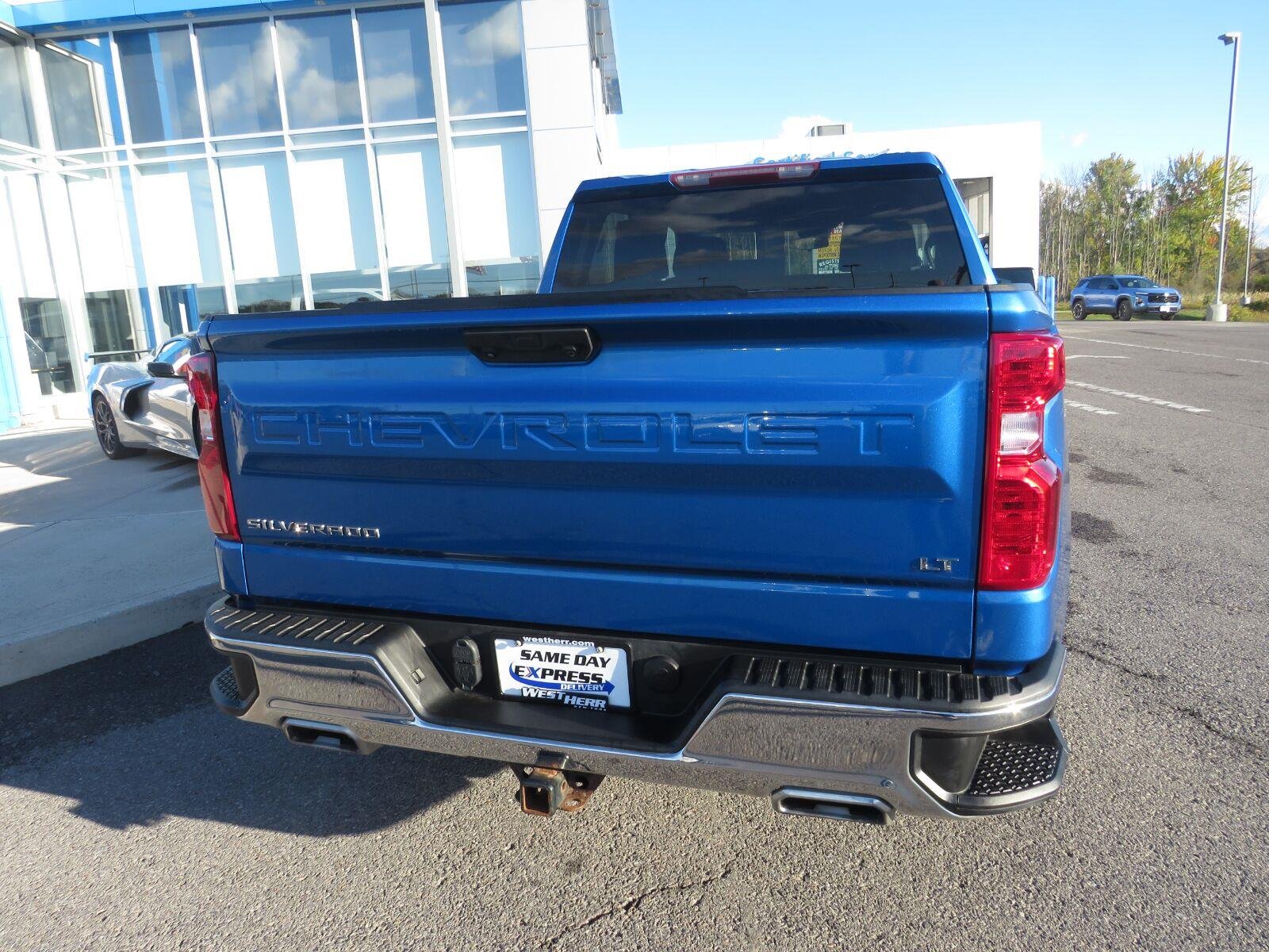 Used 2022 Glacier Blue Metallic Chevrolet LT image 8