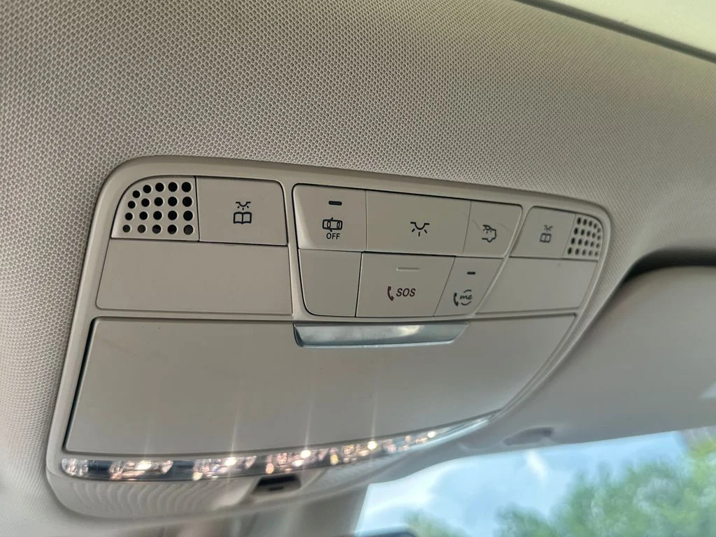 Used 2020  Mercedes-Benz GLC 300 image 31