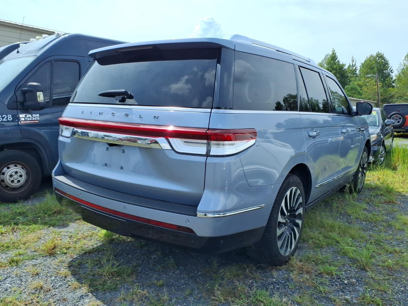 Used 2023 Chroma Crystal Blue Metallic Premium Colorant Lincoln Black Label image 7