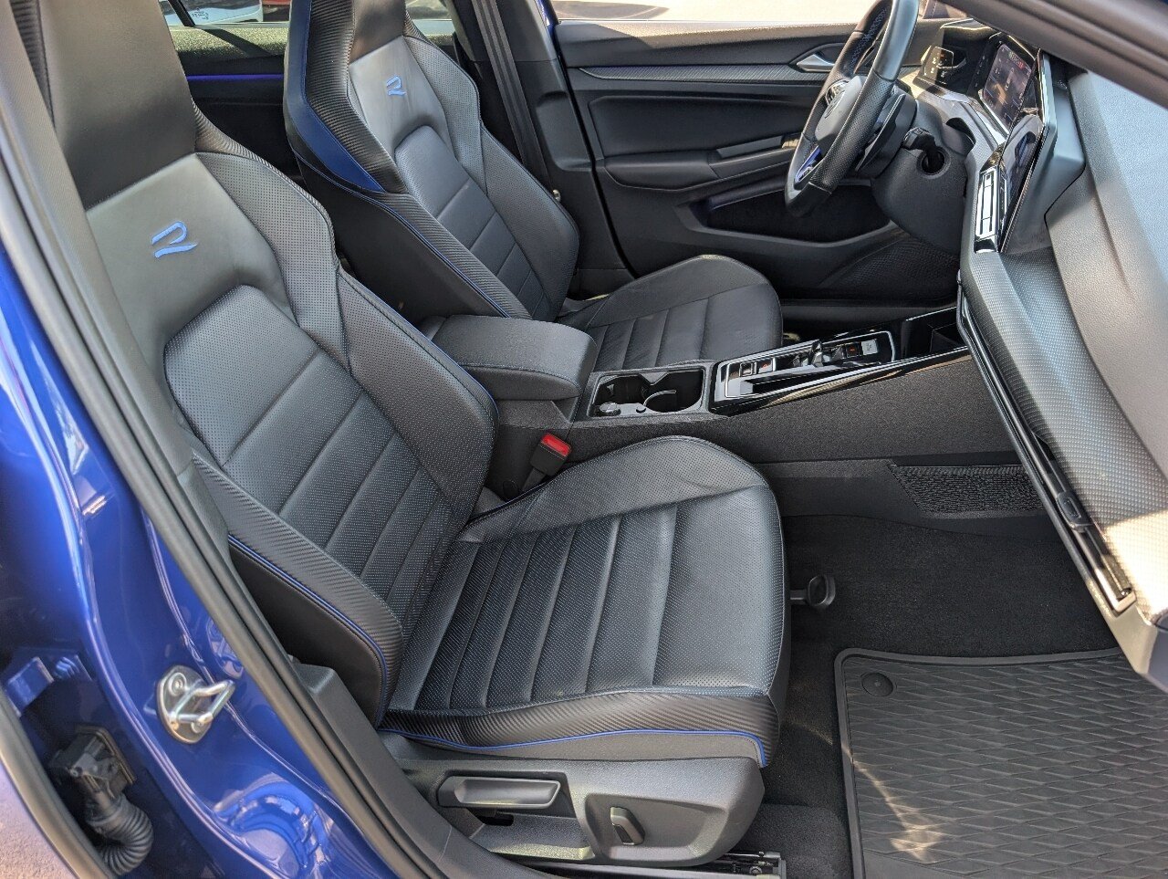 Used 2024 Blue Volkswagen 2.0T image 6