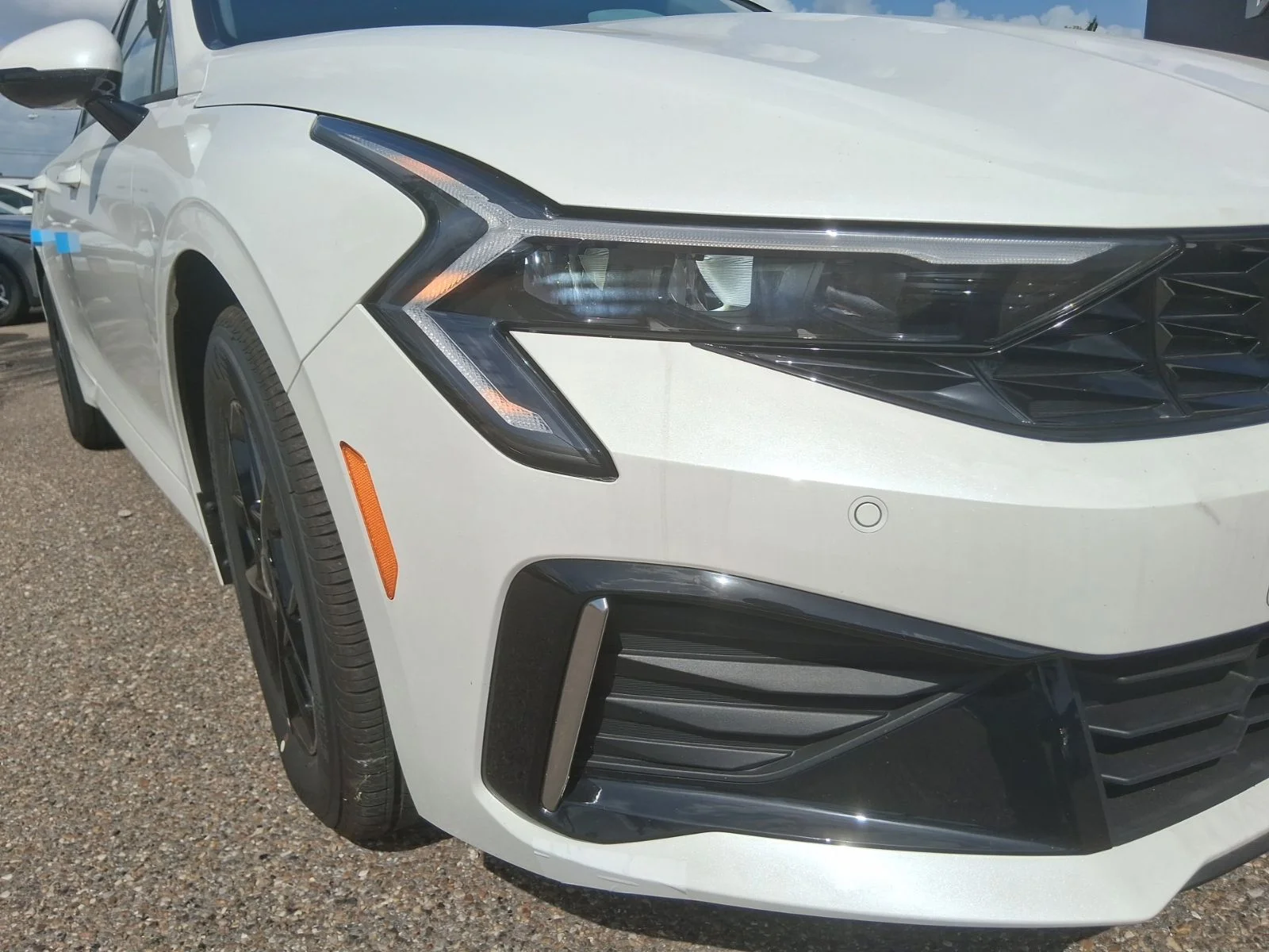 New 2026 White Kia LXS image 7