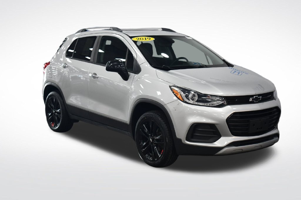 Used 2019 Silver Ice Metallic Chevrolet LT image 7