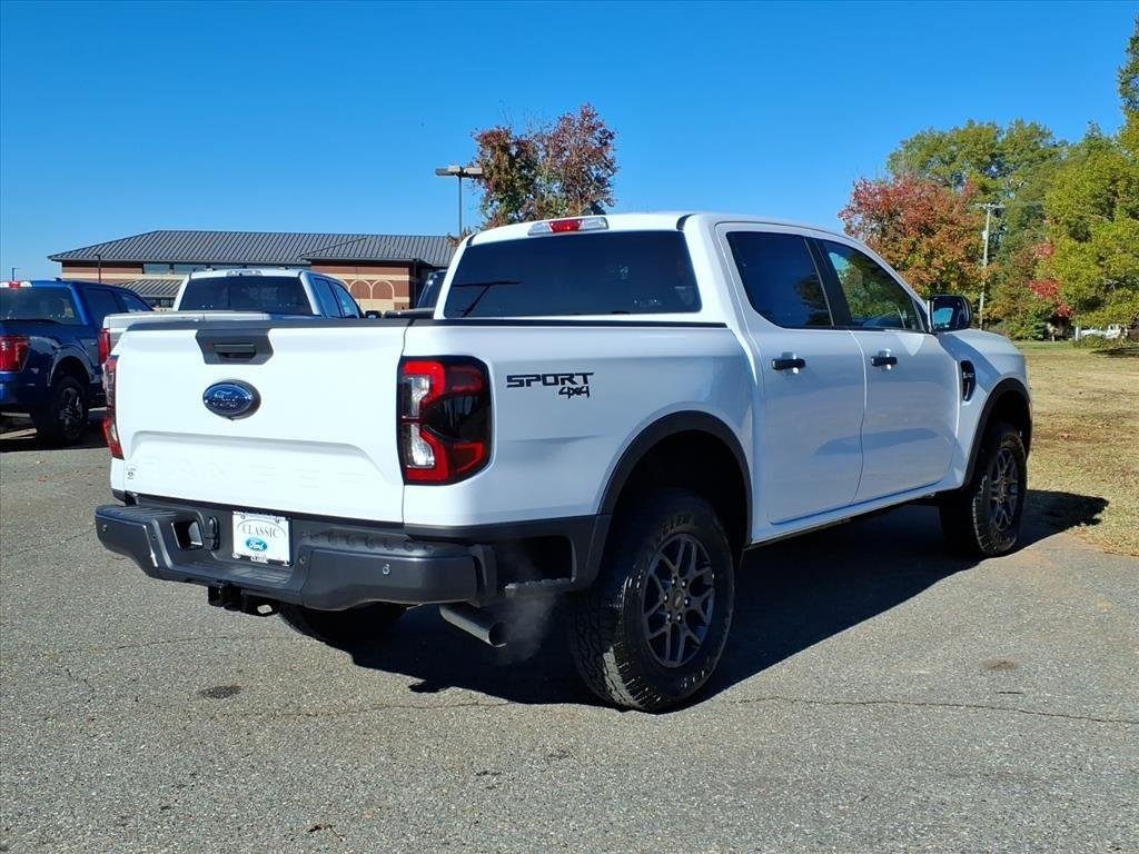 New 2025 Oxford White Ford XLT image 19