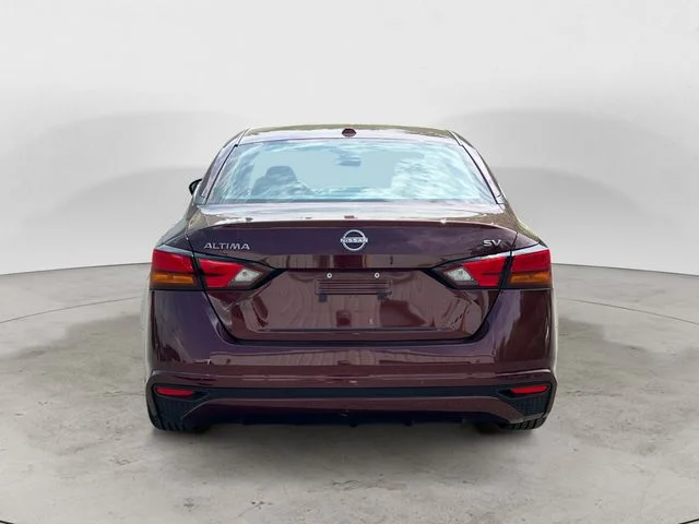 Used 2024 Red Nissan 2.5 SV image 4