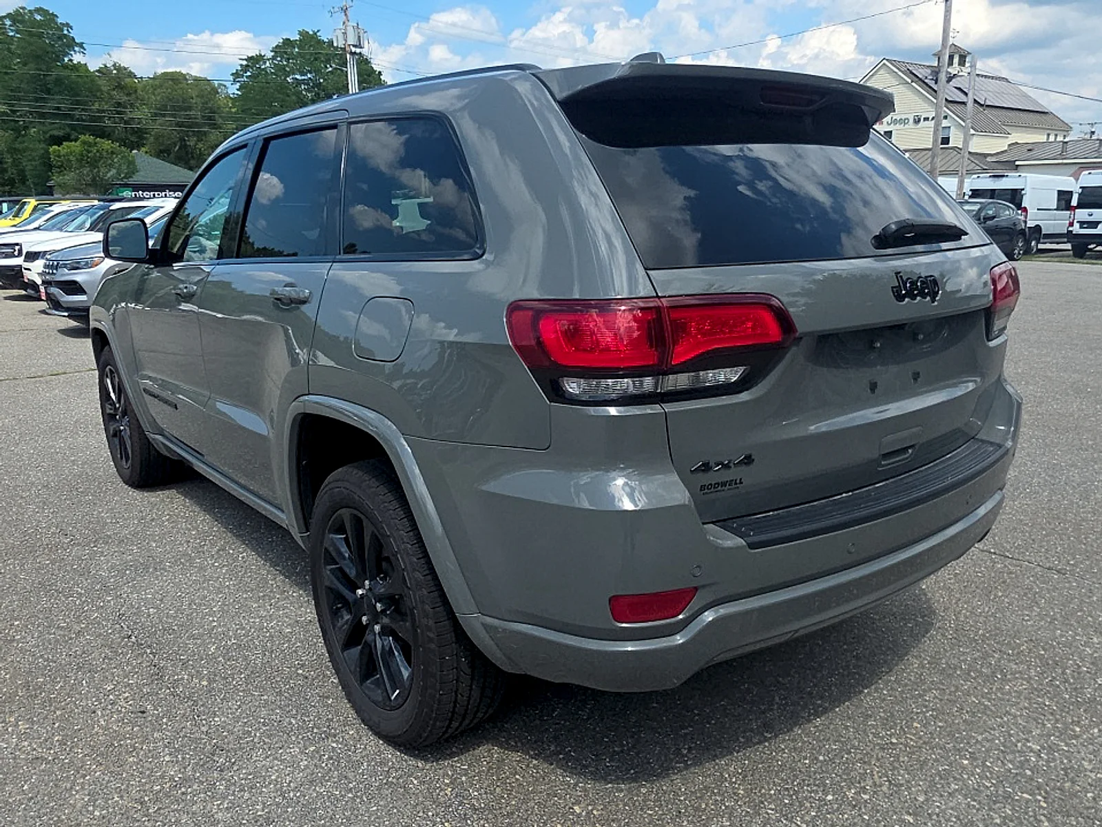Used 2021 Sting Gray Jeep Laredo X 4x4 image 3