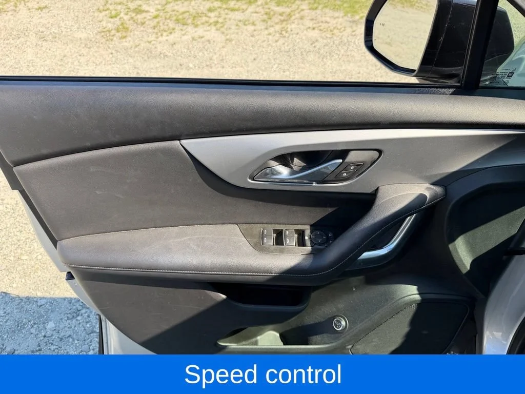 Used 2021 SILVER ICE METALLIC Chevrolet LT image 23