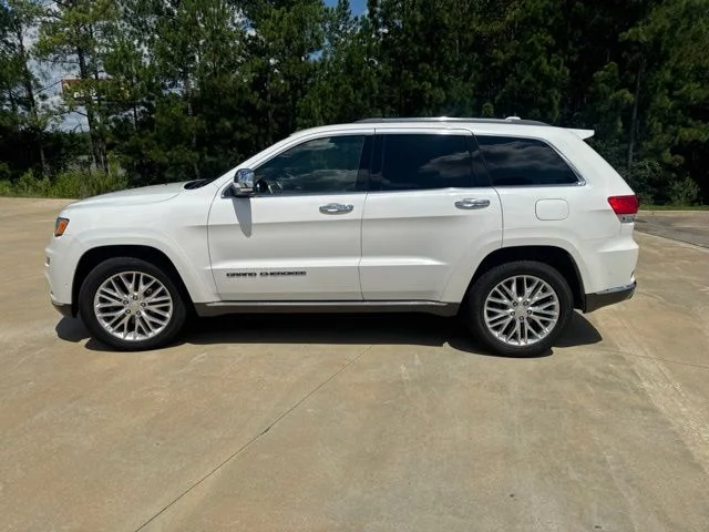 Used 2018 Ivory Jeep Summit image 6