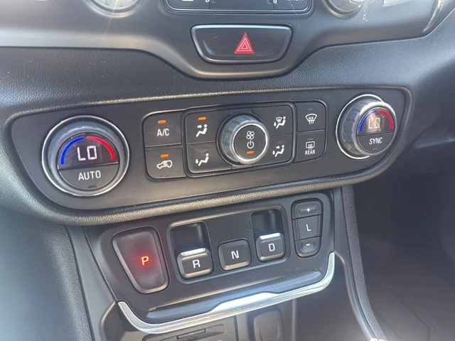 Used 2019 Black GMC Denali image 17