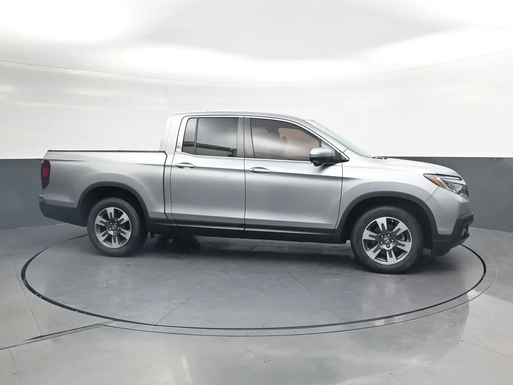 Used 2017  Honda RTL-T image 4