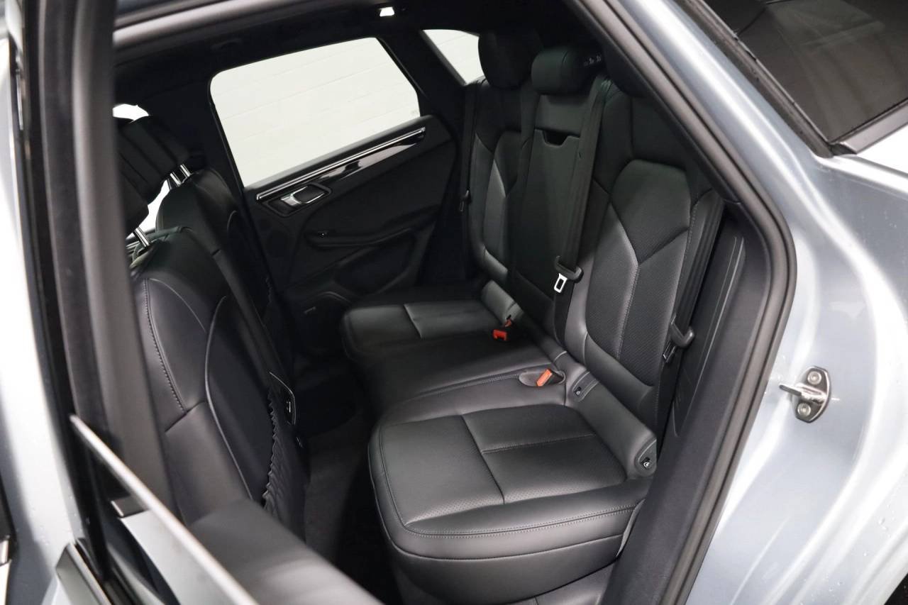 2026 Porsche Macan T - Photo 36