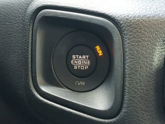 Used 2025 White Jeep Sport S image 32