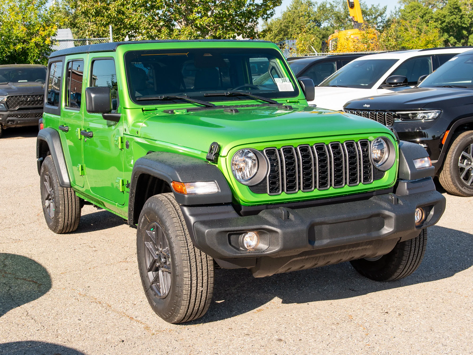 Used 2025 mojito Jeep Sport S* 4 Door 4x4, Remote Start, Heated Seats/Wheel image 7