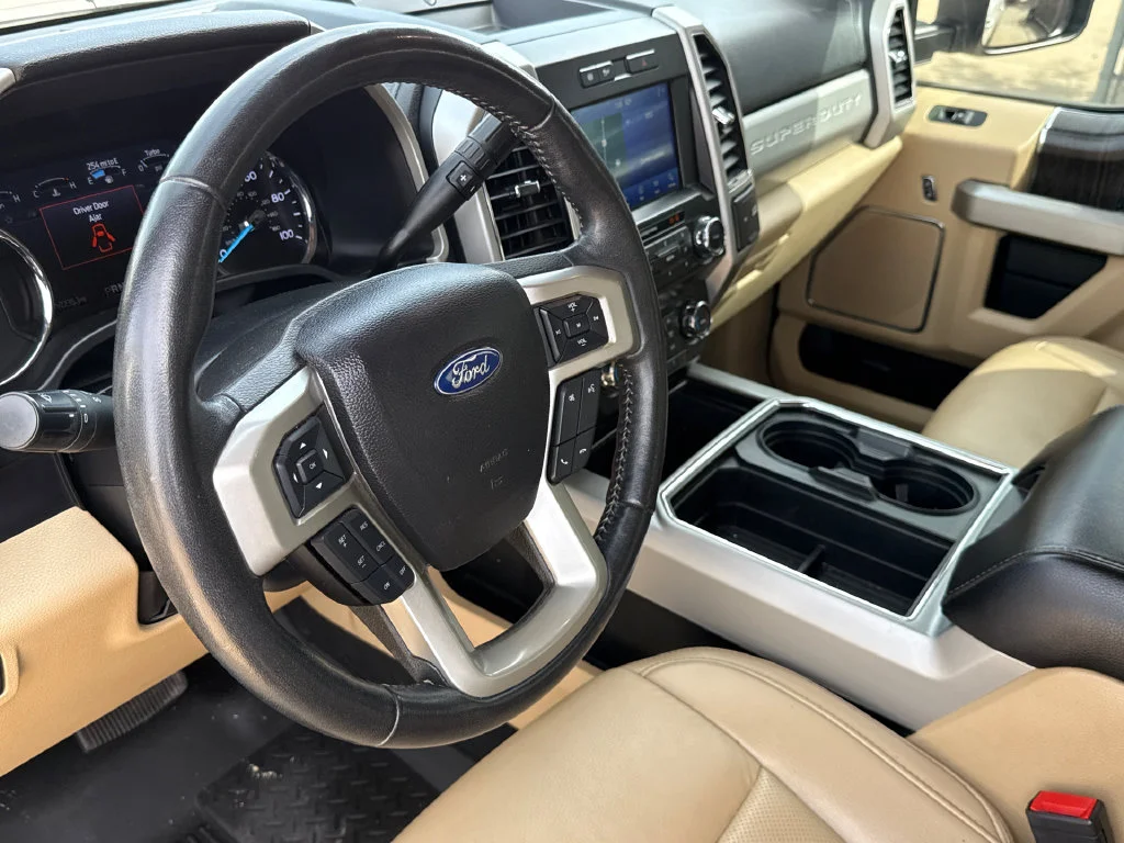 Used 2021  Ford Lariat image 17