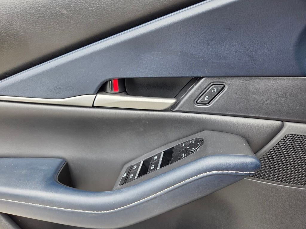 Used 2021 Silver Mazda Select image 21