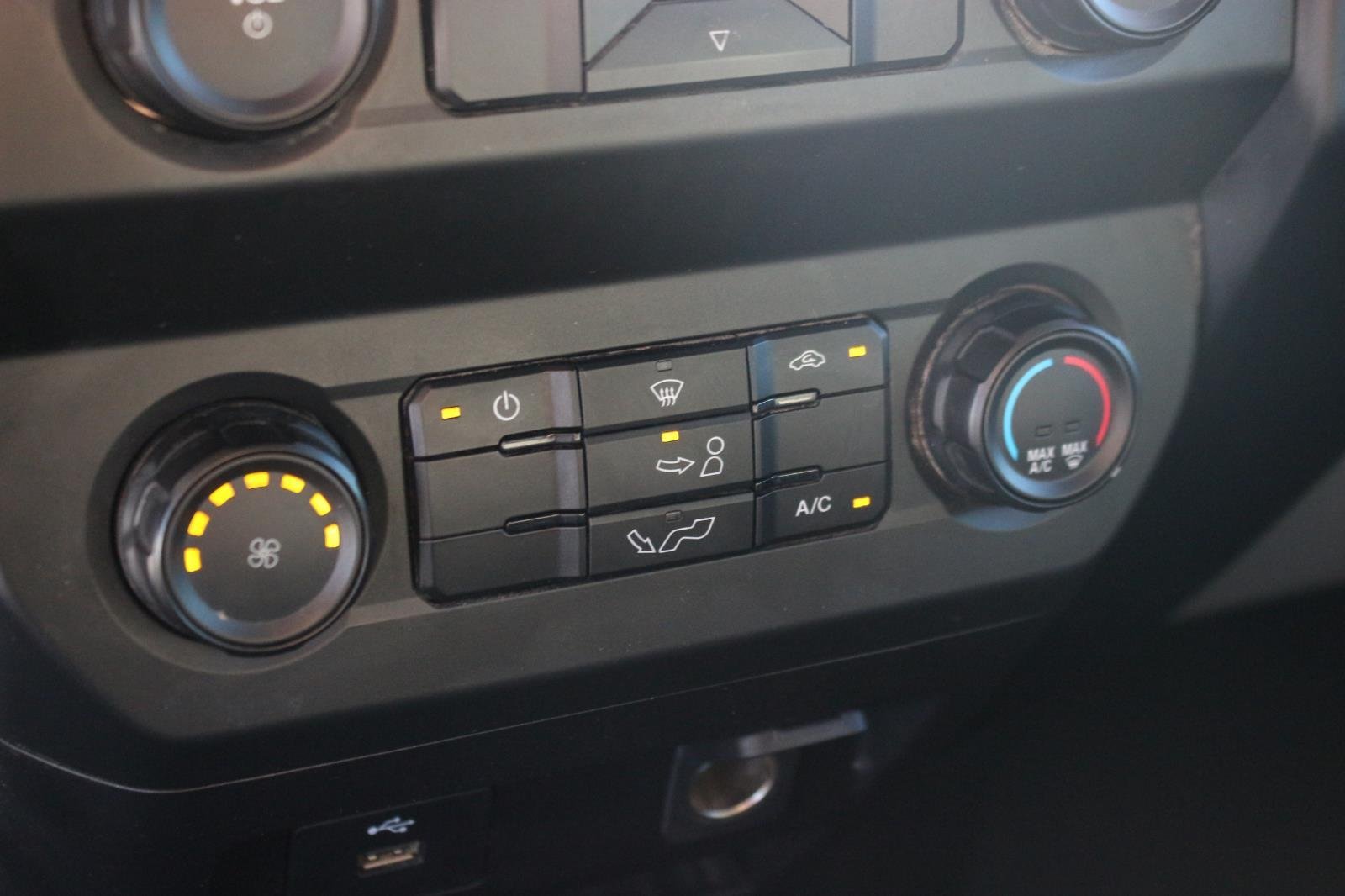 Used 2020 White Ford XL image 28