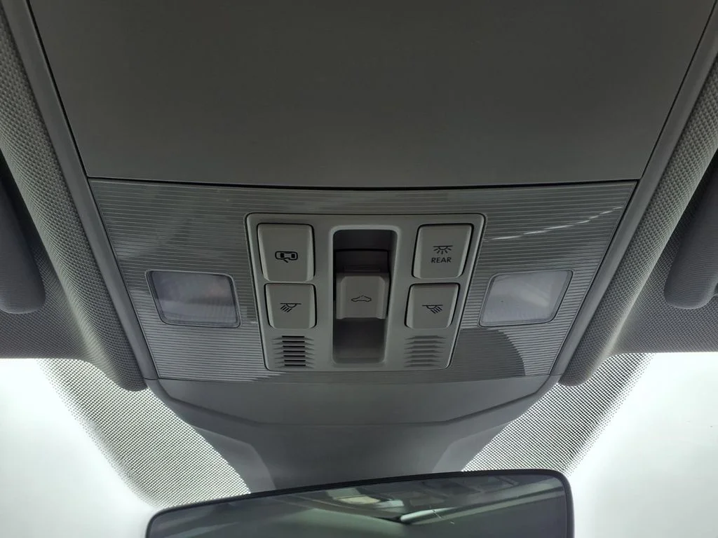 New 2026 Platinum Gray Metallic Volkswagen 1.5T SE image 20