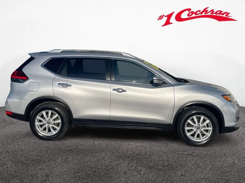 Used 2017 Brilliant Silver Nissan SV image 30