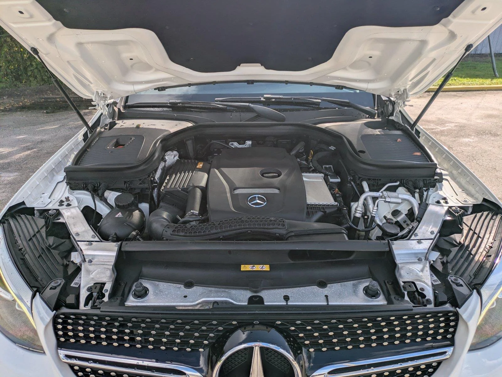 Used 2018 White Mercedes-Benz GLC 300 image 36