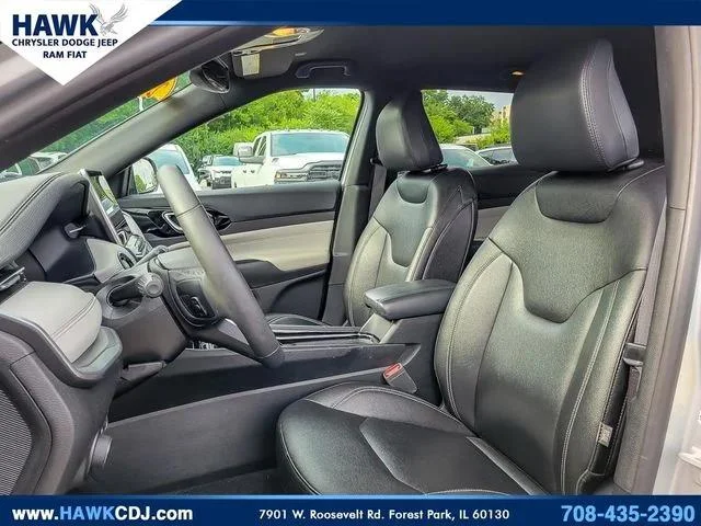 Certified Used 2025 Silver Jeep Limited image 8