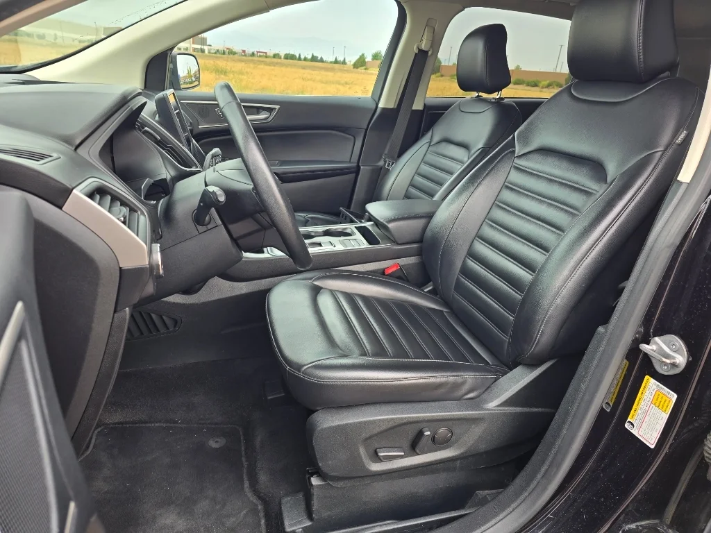 Used 2022 Agate Black Metallic Ford SEL image 13