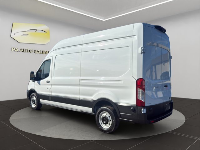 Used 2024 White Ford  image 5