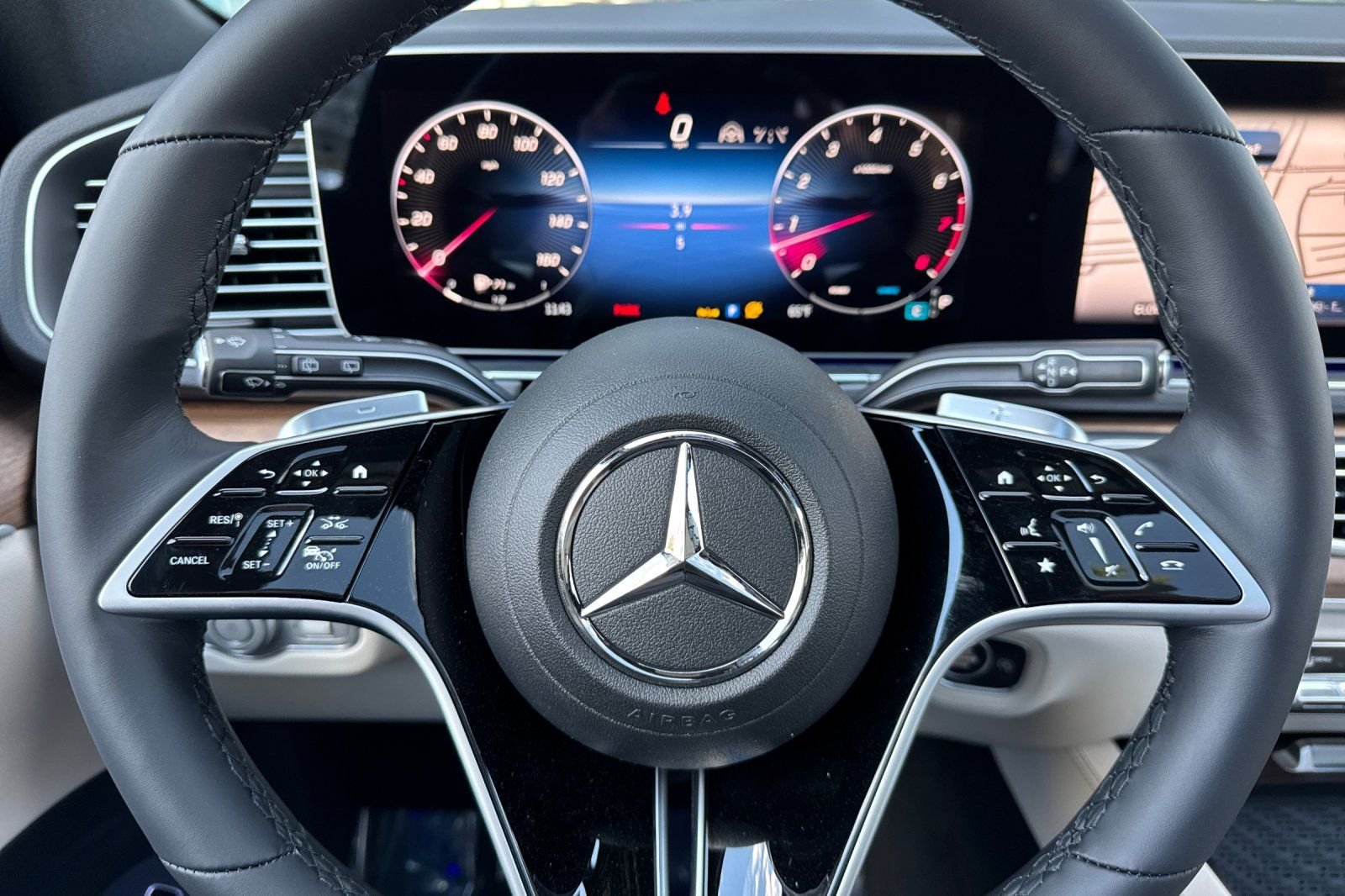 New 2026 Polar White Mercedes-Benz GLE 350 image 24