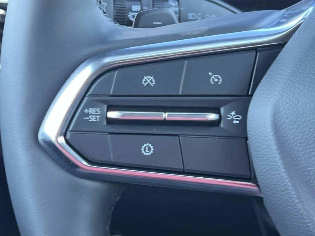 2027 Chevrolet Equinox LT - Photo 23