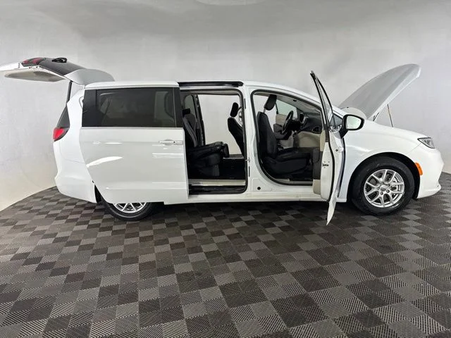 Used 2024 White Chrysler Touring L image 16