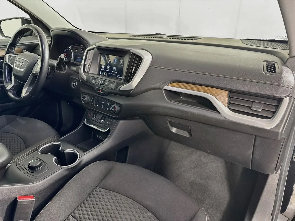 Used 2019 Black GMC SLE image 34
