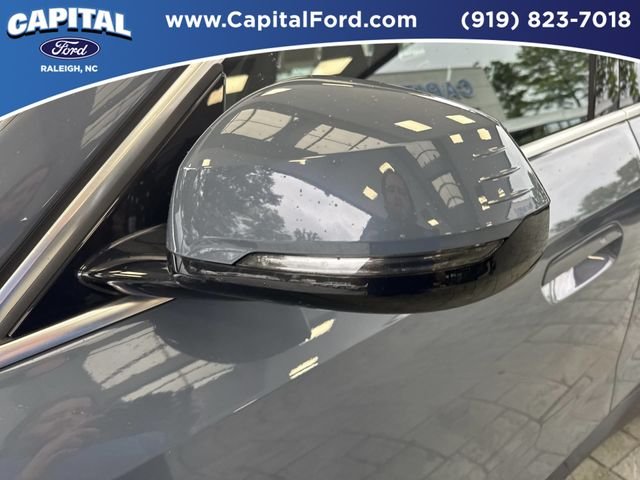 Used 2023 Gray BMW xDrive28i image 12