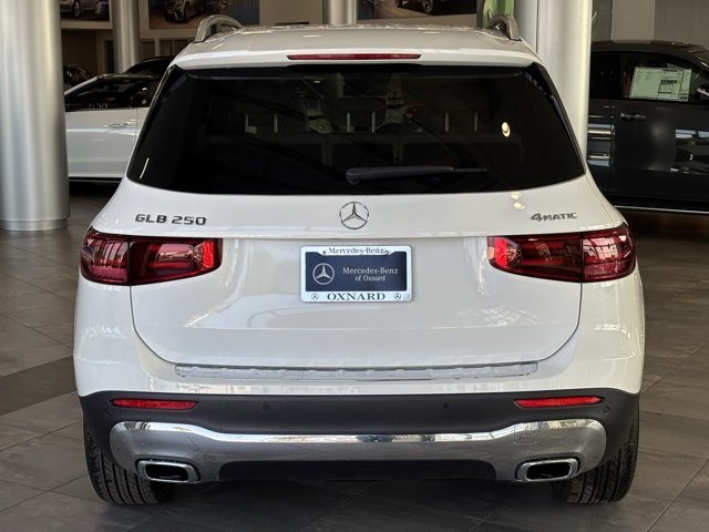 2026 Mercedes Benz GLB 250 4MATIC photo 4