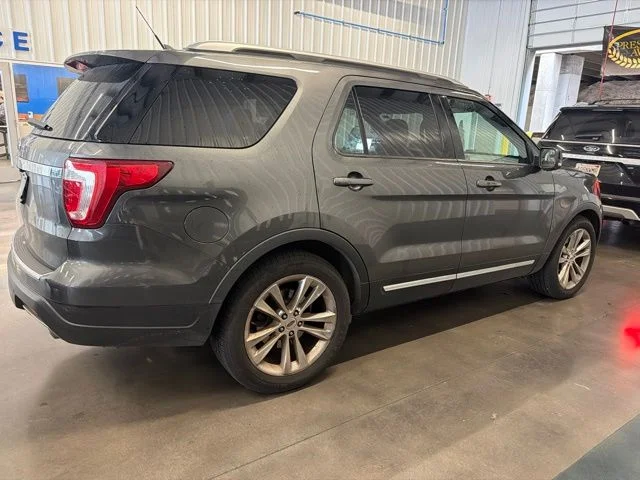 Used 2018 Gray Ford XLT image 5