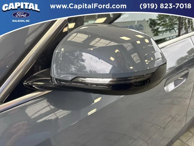 Used 2023 Gray BMW xDrive28i image 12