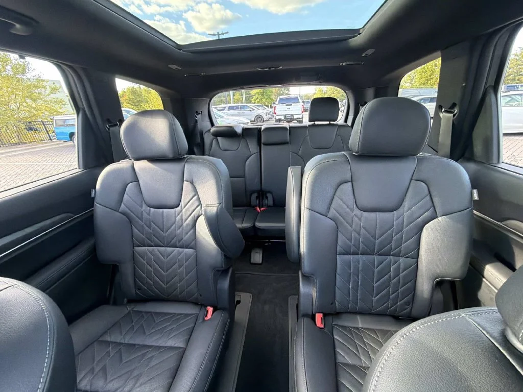 Used 2025 Green Kia SX X-Line image 25