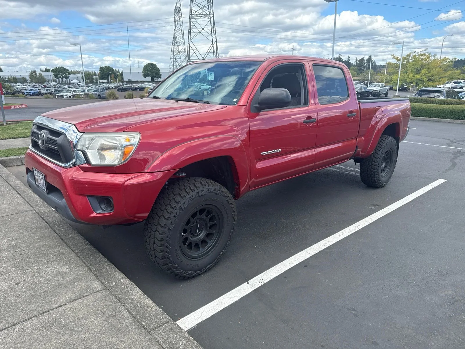 Used 2014  Toyota Base image 2