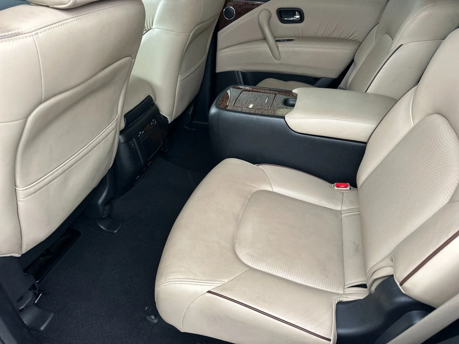 Used 2017 Pearl White Nissan Platinum image 11