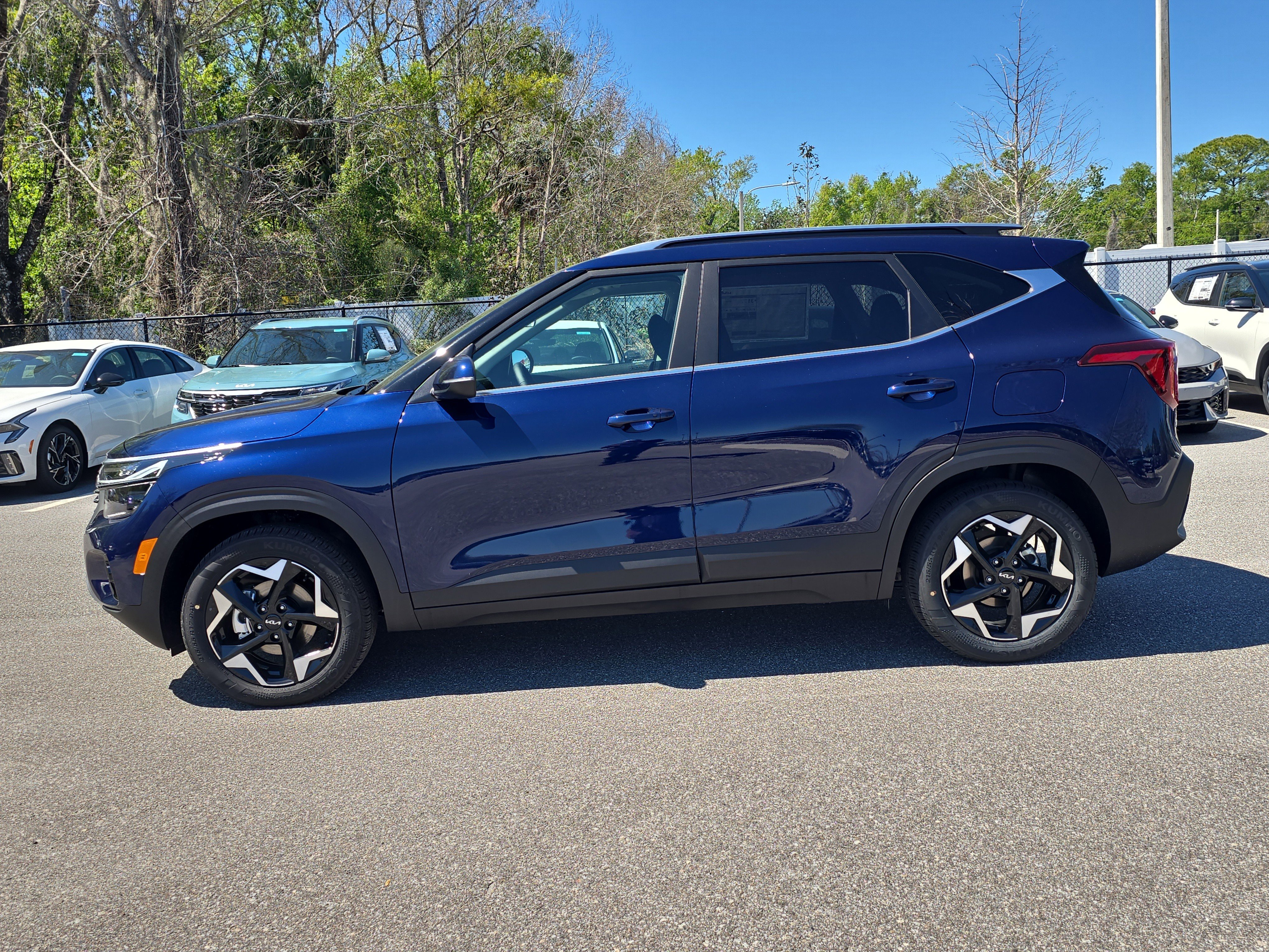 New 2026 Dark Ocean Blue Kia EX image 5