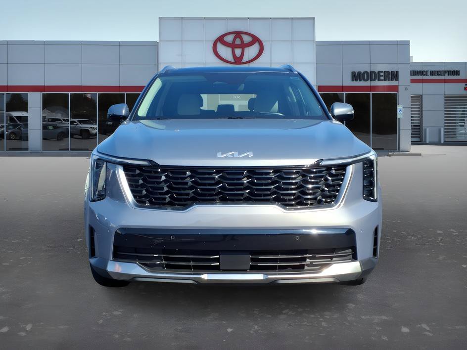 Used 2025 Everlasting Silver Kia S image 8