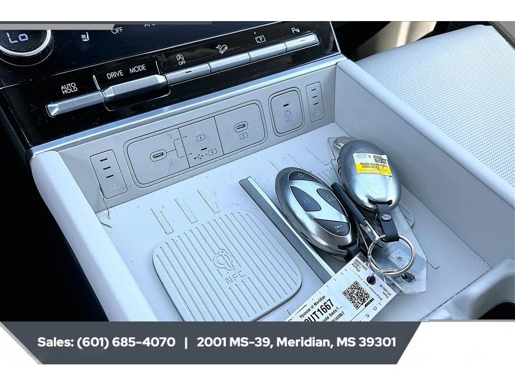 Used 2025 Serenity White Hyundai Calligraphy image 24