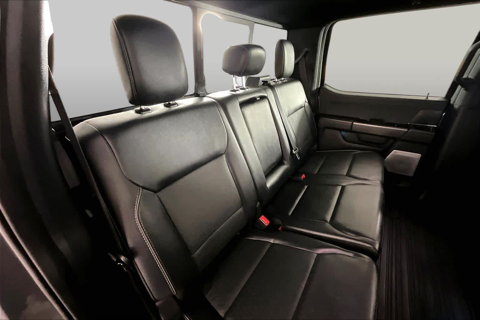 Used 2024 Carbonized Gray Metallic Ford LARIAT image 19