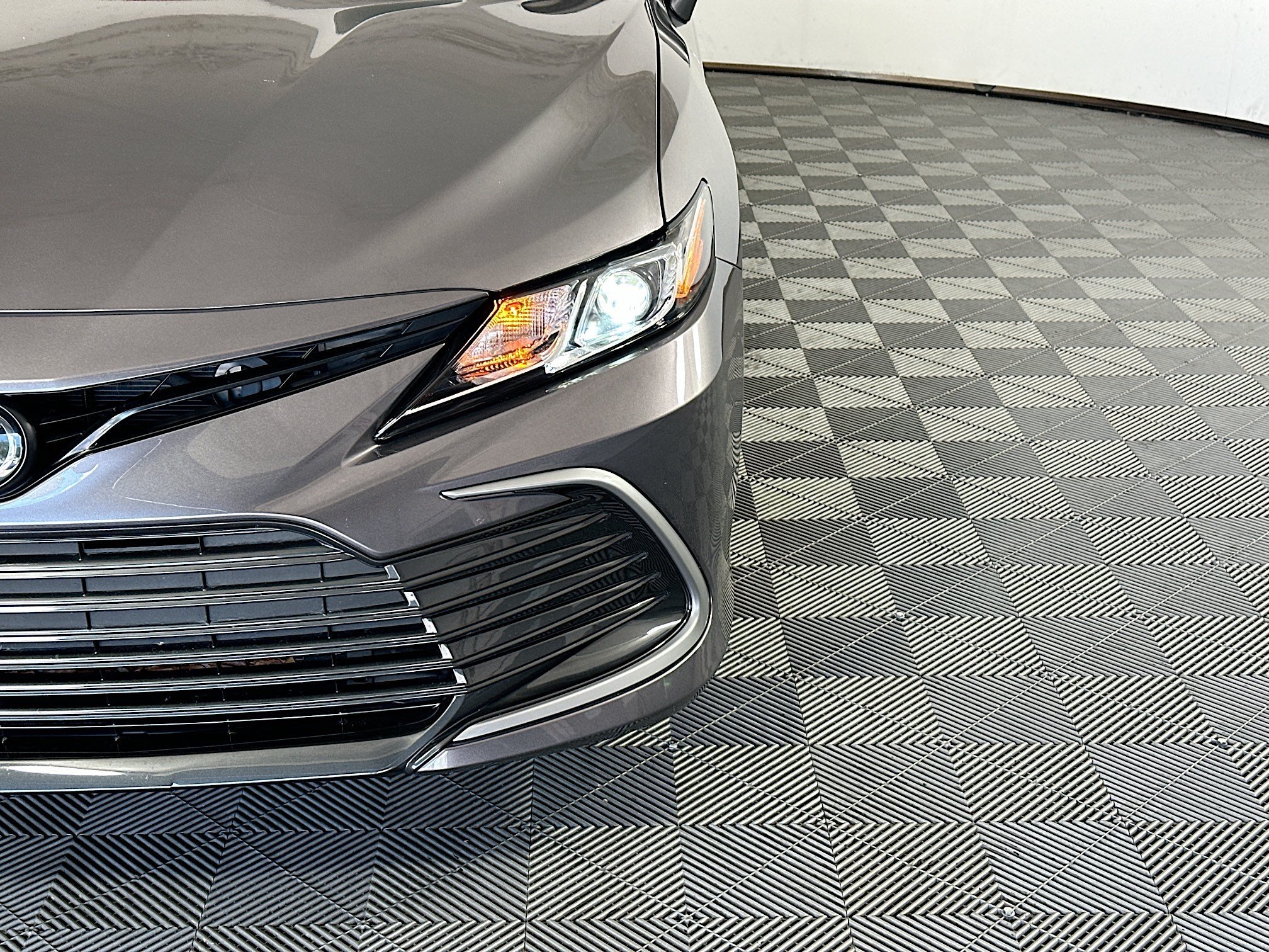 Used 2023 Predawn Gray Mica Toyota LE image 9