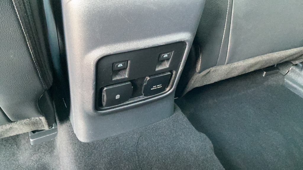 Used 2024 Azure Gray Metallic Ford Wildtrak image 10