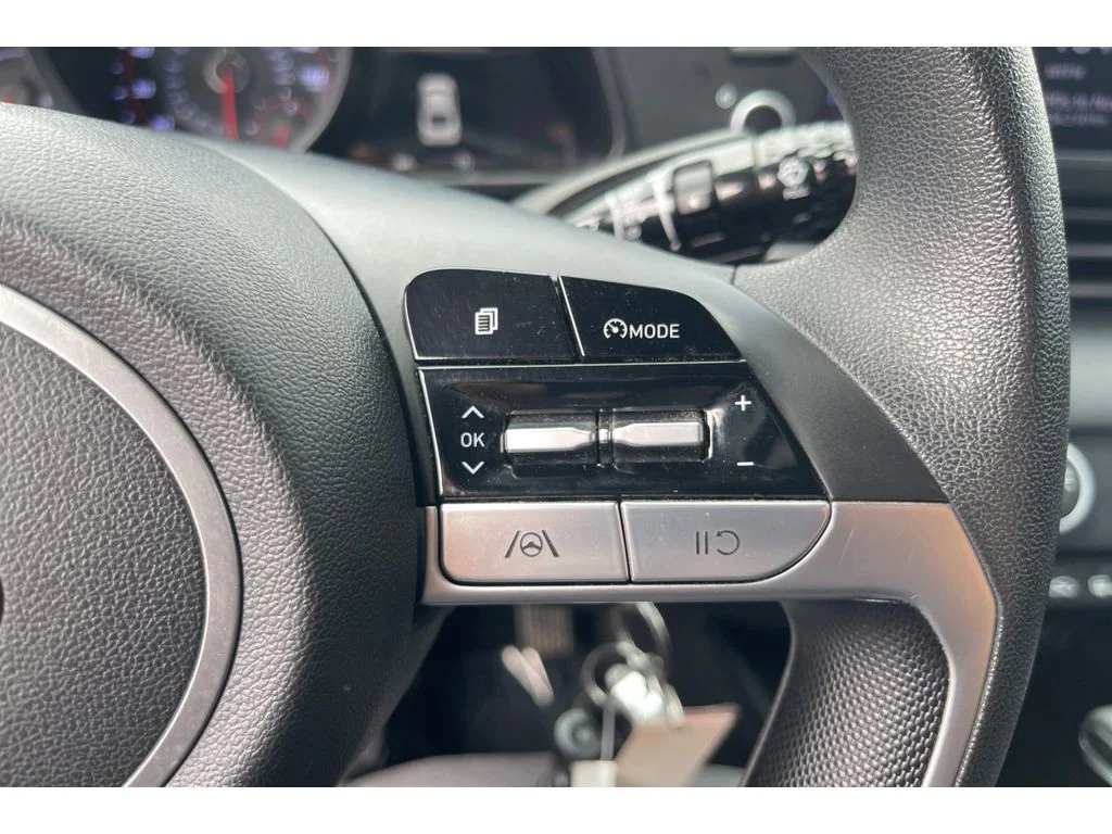 Used 2021 Calypso Red Hyundai SE image 33