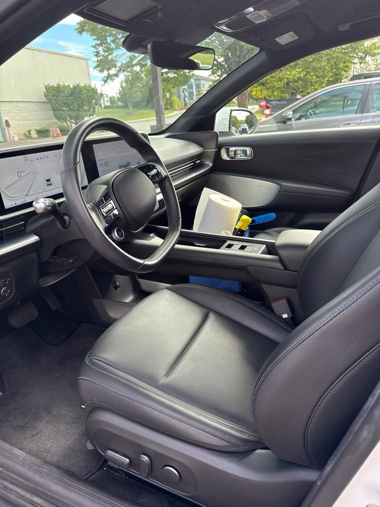 Used 2023 White Hyundai SEL image 6