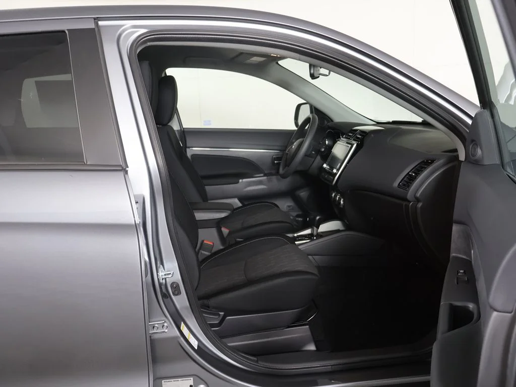 New 2026 Gray Mitsubishi 2.0 ES image 26