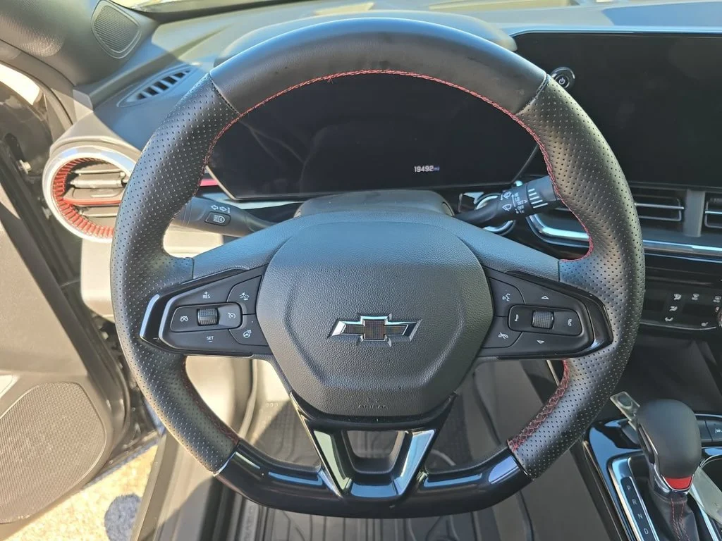 2025 Chevrolet Trax RS - Photo 11